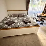 Podzamci - Utulny Na Nabrezi Pod Zamkem Apartment *