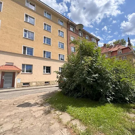 Podzamci - Utulny Na Nabrezi Pod Zamkem Apartment *